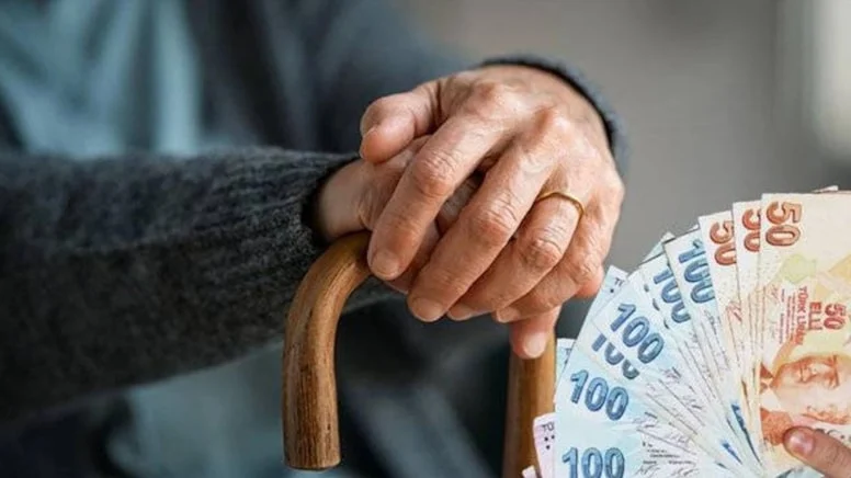 EYT'yi kıl payı kaçıran yüz binlerce sigortalı için yepyeni gelişme geldi! Masadaki kademeli emeklilik formülü sonunda netlik kazandı