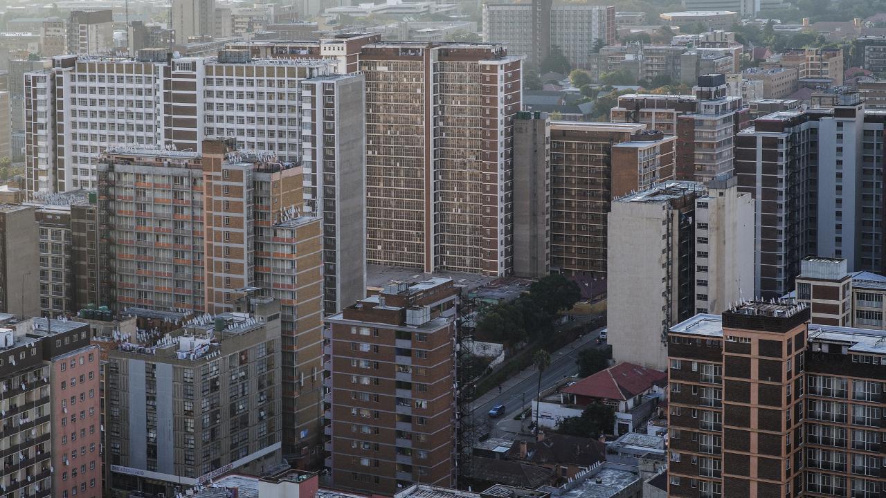 Güney Afrika'daki elektrik kesintileri Johannesburg'u susuz bıraktı