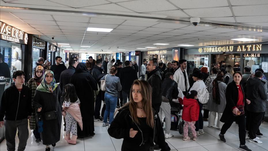 Kuyumcukent'te Gram Altın Tükenirken Fiyatlar Düşüyor