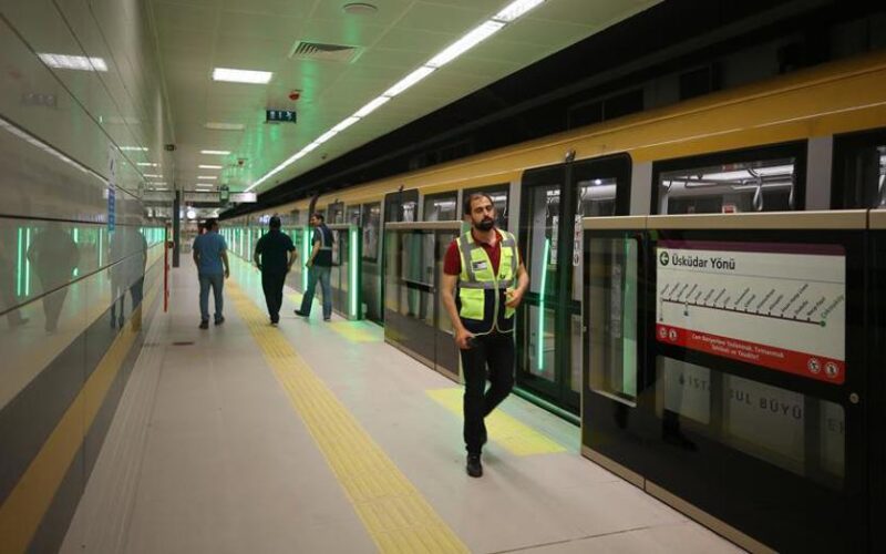 Bu tarihler arasında dikkat! İstanbul'da 6 metro hattının sefer saatleri uzatıldı