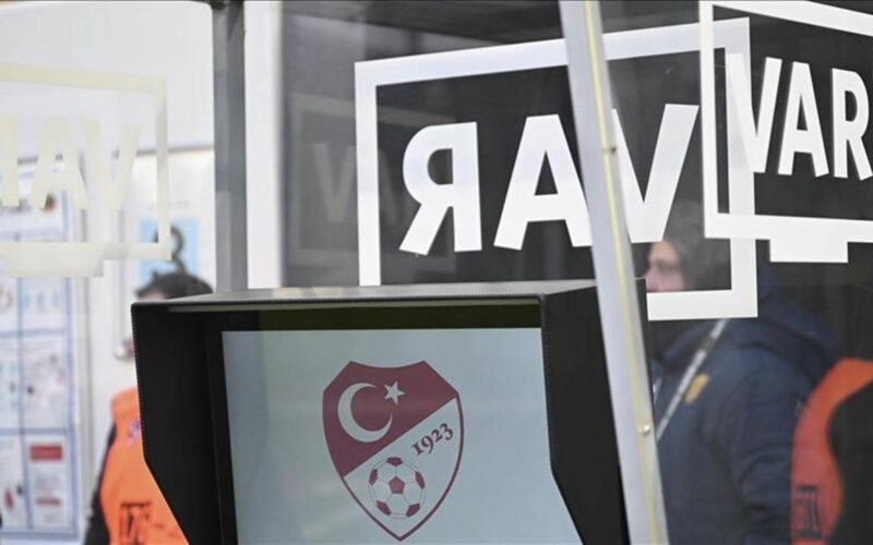 Süper Lig'de Günün Maçlarında VAR ve AVAR Hakemleri Belirlendi